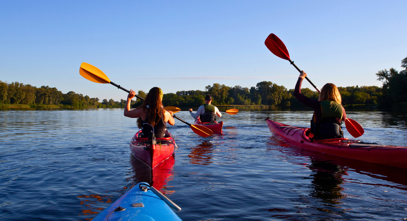 very cheap travel kayaking trips